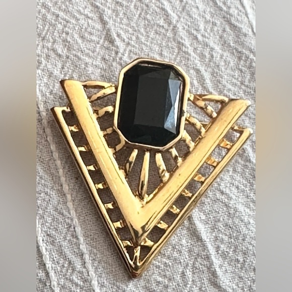 Chevron Brooch Pin Art Deco Revival Black Faux Stone Gold ToneTriangle 0670 P - Picture 4 of 8